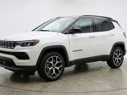 Used 2025 Jeep Compass Limited AWD/4WD image 3