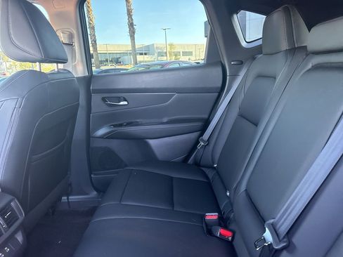 Used 2025 Nissan Murano SV image 15