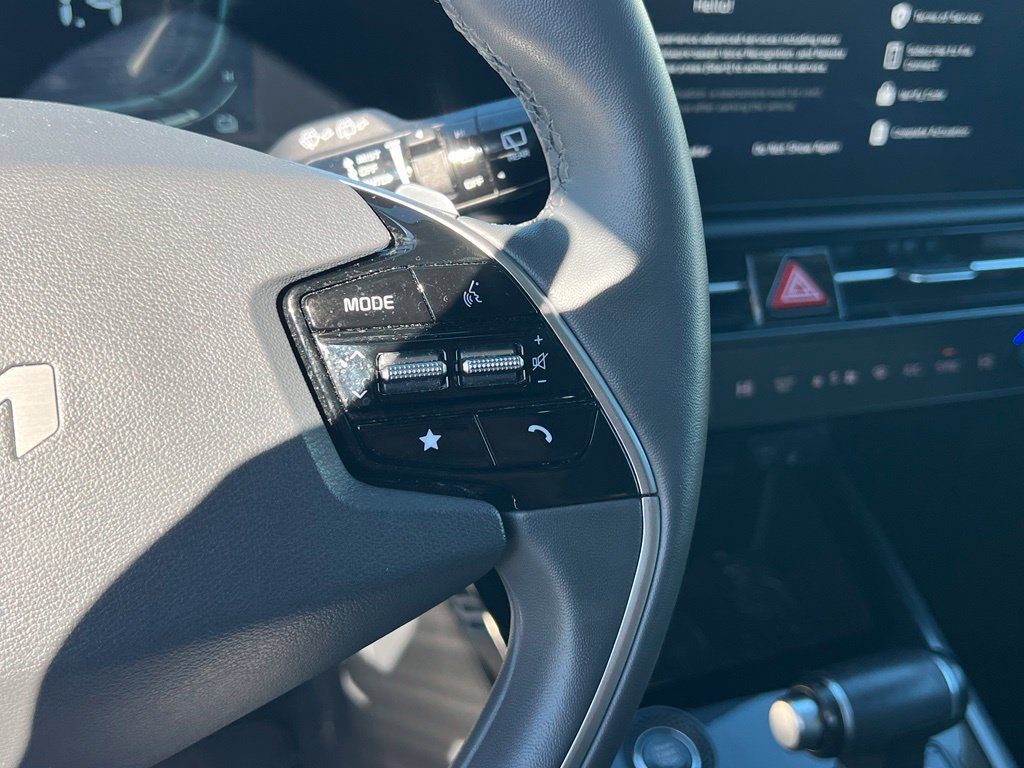 Certified 2023 Kia Niro SX Touring FWD image 21