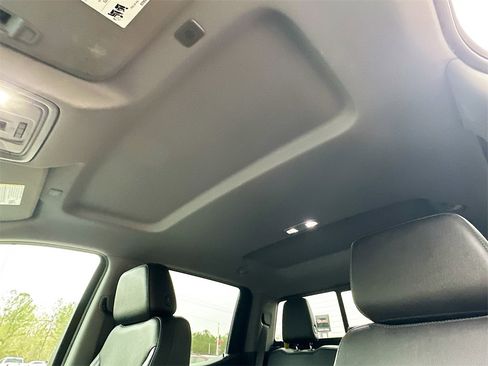 Used 2019 GMC Sierra 1500 SLT w/ SLT Premium Plus Package image 11