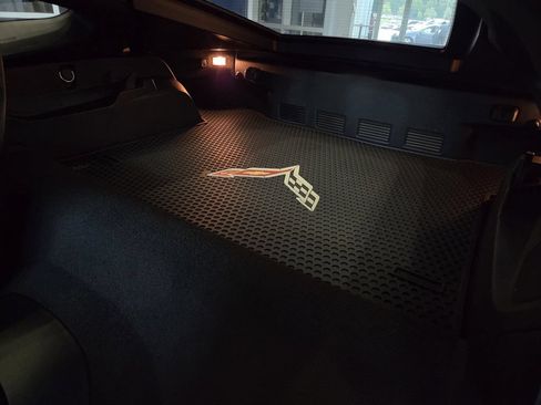Used 2019 Chevrolet Corvette Stingray Coupe w/ Carbon Flash Badge Package RWD image 24