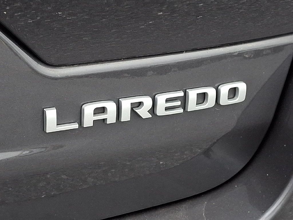 Used 2025 Jeep Grand Cherokee Laredo w/ Luxury Tech Group I AWD/4WD image 33