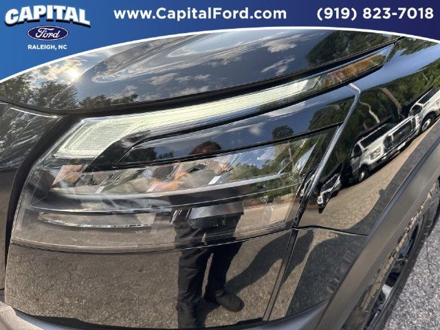 Used 2023 Nissan Pathfinder Rock Creek AWD/4WD image 11
