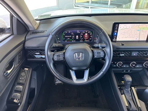 Used 2024 Honda Accord Touring image 10