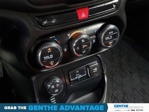 Used 2015 Jeep Renegade Trailhawk w/ Popular Equipment Group image 20