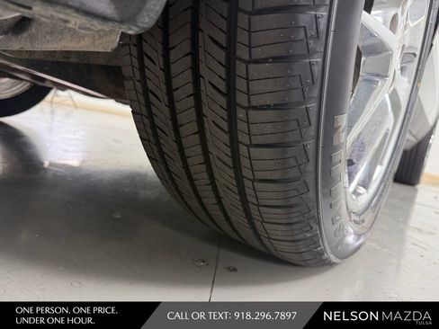 Used 2013 Cadillac SRX Premium AWD/4WD image 10