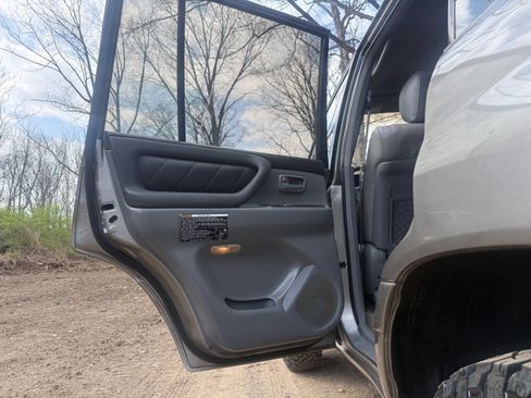 Used 2002 Toyota Land Cruiser image 67