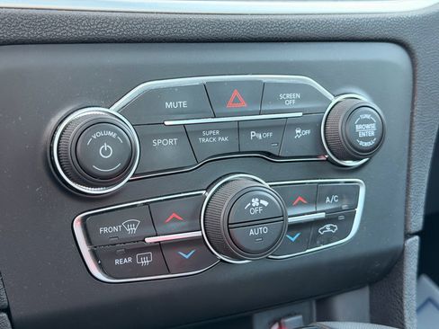 Used 2020 Dodge Charger R/T w/ Blacktop Package image 28