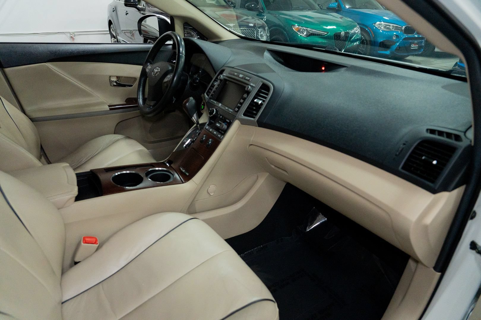 Used 2011 Toyota Venza AWD w/ Premium Pkg #2 image 31