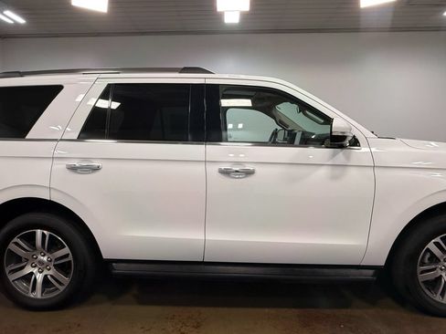 Used 2024 Ford Expedition Limited AWD/4WD image 32