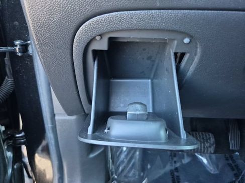Used 2020 Chevrolet Trax LT w/ LT Convenience Package AWD/4WD image 27