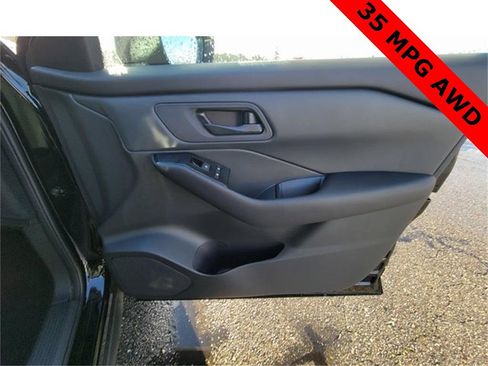 New 2025 Nissan Rogue S image 11