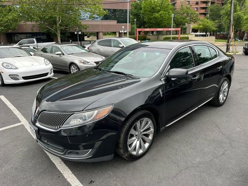 Used 2015 Lincoln MKS FWD image 4