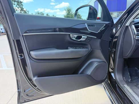 Used 2019 Volvo XC90 T6 Momentum w/ Protection Package Premier AWD/4WD image 10