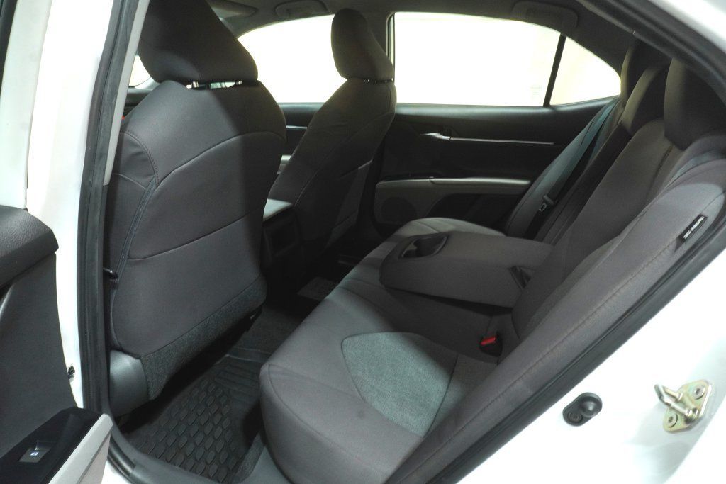 Used 2020 Toyota Camry LE FWD image 12