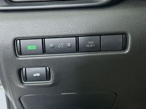 Used 2025 Nissan Sentra S image 17