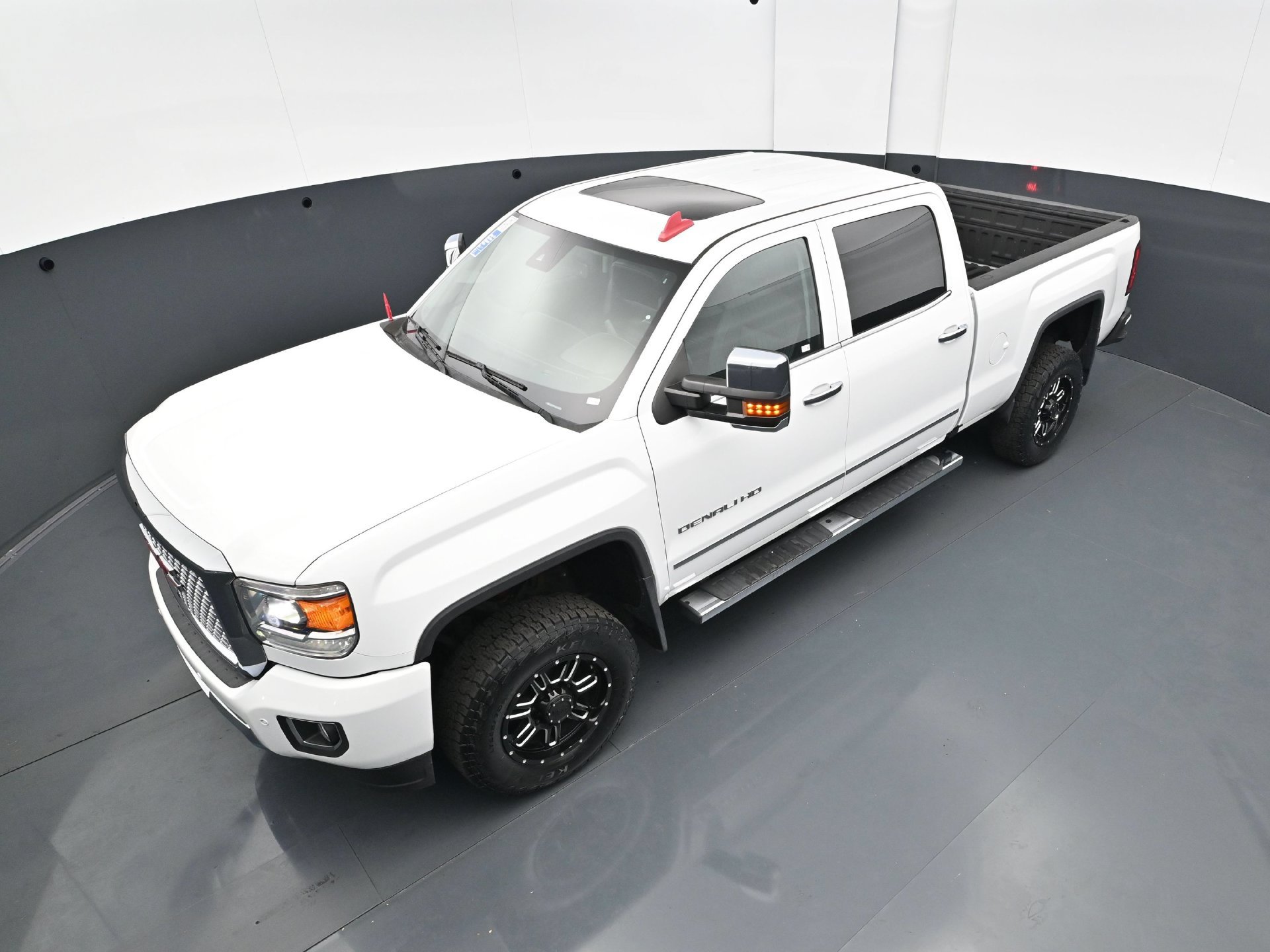 Used 2016 GMC Sierra 2500 Denali w/ Driver Alert Package AWD/4WD image 40