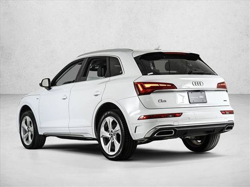 Certified 2025 Audi Q5 2.0T Premium Plus w/ Premium Plus Package AWD/4WD image 8