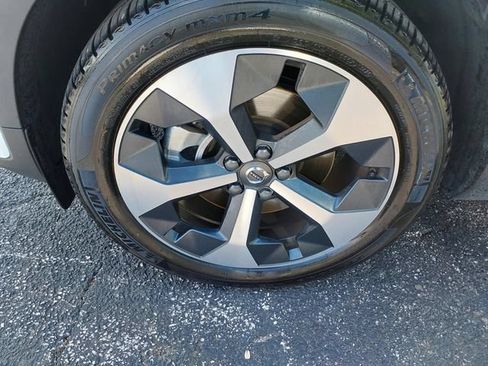 Used 2026 Volvo XC40 B5 Plus AWD/4WD image 4