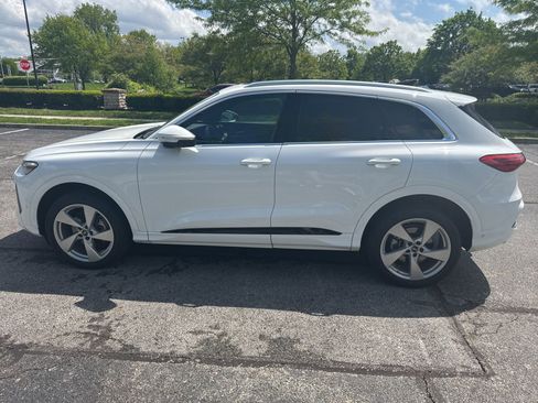 Used 2025 Audi Q5 Premium Plus w/ Premium Plus AWD/4WD image 8