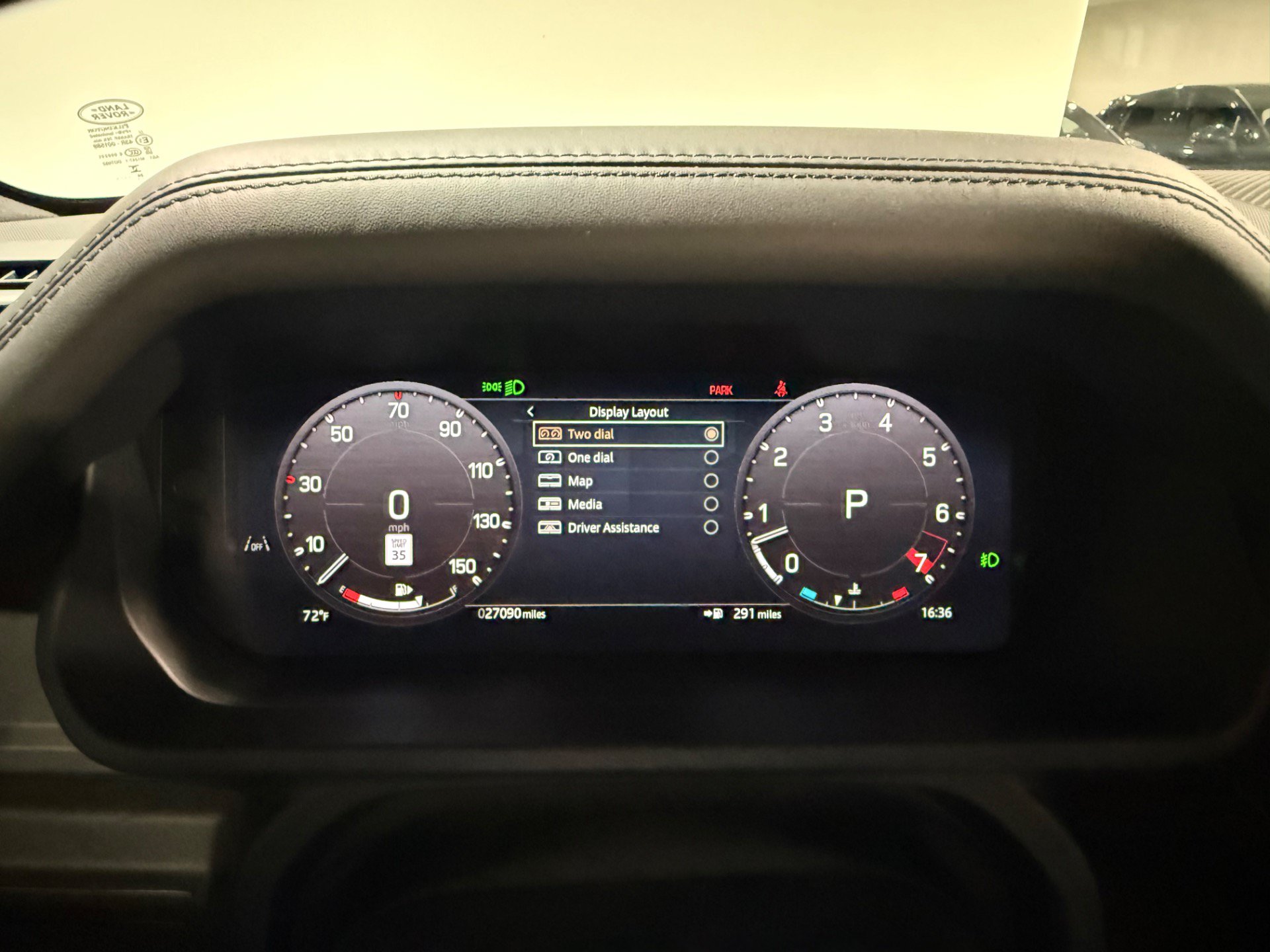 Used 2025 Land Rover Defender 110 X-Dynamic SE AWD/4WD image 32