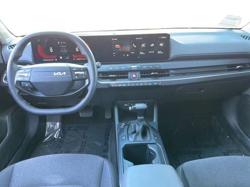 Used 2025 Kia K4 LXS FWD image 11