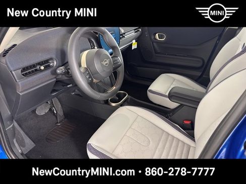 New 2025 MINI Cooper 4-Door Hardtop image 10