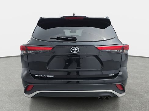 Used 2023 Toyota Highlander XSE image 4
