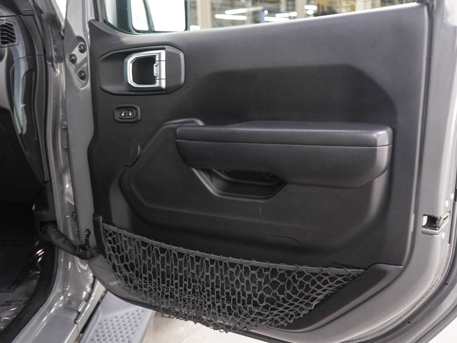 Used 2018 Jeep Wrangler Unlimited Sport S AWD/4WD image 9