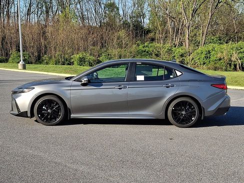 New 2026 Toyota Camry SE FWD image 9