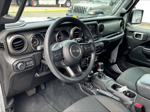 Used 2022 Jeep Wrangler Unlimited Sport image 15
