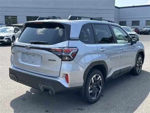 Used 2025 Subaru Forester Limited image 33