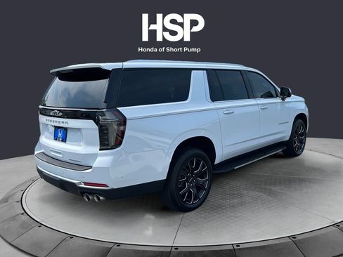Used 2026 Chevrolet Suburban Premier AWD/4WD image 5
