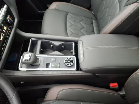 New 2026 Nissan Pathfinder Platinum image 14