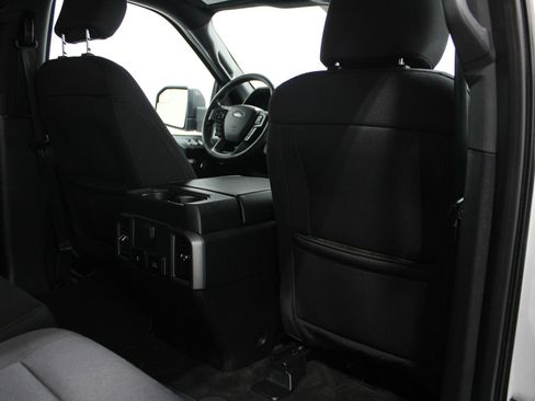 Used 2020 Ford F150 XLT w/ Equipment Group 302A Luxury AWD/4WD image 18