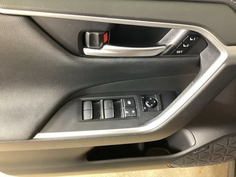 Used 2020 Toyota RAV4 Limited AWD/4WD image 13