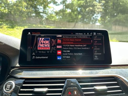 Used 2022 BMW 540i xDrive w/ M Sport Package image 41