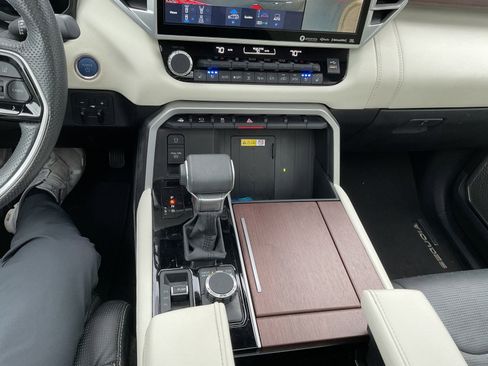 Used 2024 Toyota Sequoia Capstone image 16