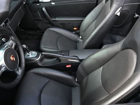 Used 2010 Porsche 911 Turbo image 19