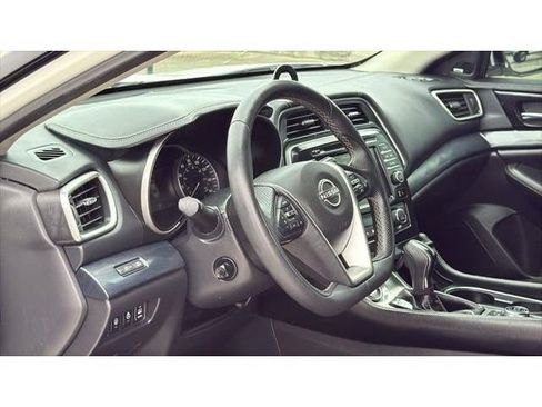 Used 2023 Nissan Maxima Platinum w/ Sport Mat Group FWD image 10