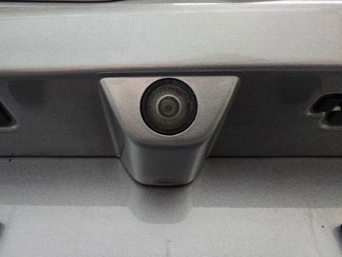 Used 2020 Chrysler Pacifica Limited image 10