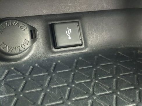 Certified 2022 Toyota RAV4 XLE Premium AWD/4WD image 22