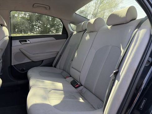 Used 2017 Hyundai Sonata SE image 12