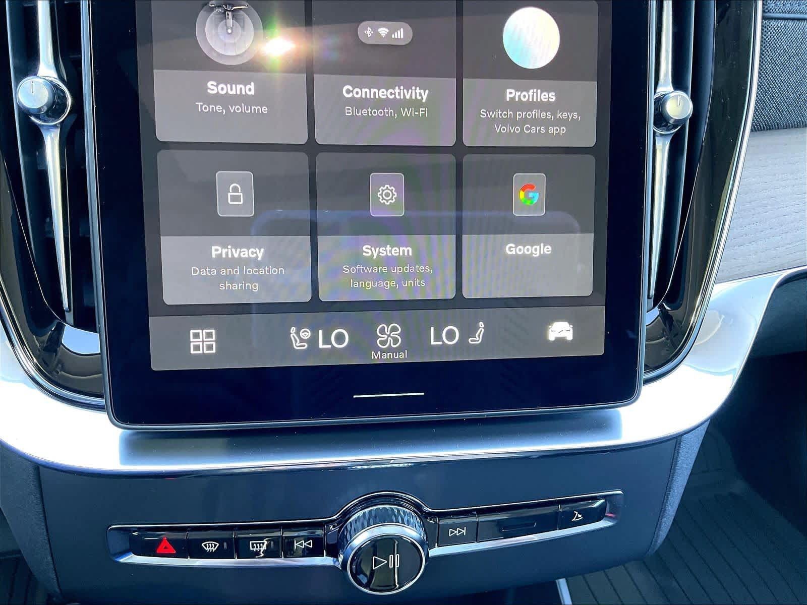 New 2026 Volvo XC90 T8 Core w/ Protection Package Premier AWD/4WD image 22