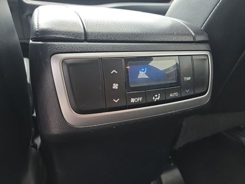 Used 2016 Toyota Highlander XLE AWD/4WD image 21