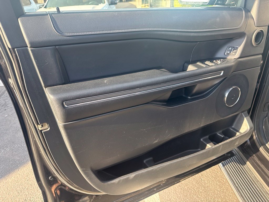 Used 2022 Ford Expedition Max XLT AWD/4WD image 12