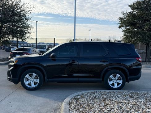 Certified 2023 Honda Pilot LX image 2