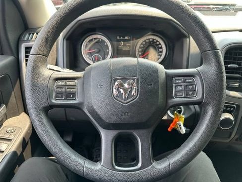Used 2017 RAM 1500 Express RWD image 20