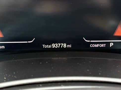 Used 2019 BMW X5 xDrive50i w/ M Sport Package image 21