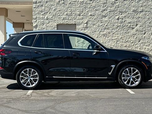 Used 2025 BMW X5 xDrive50e AWD/4WD image 9